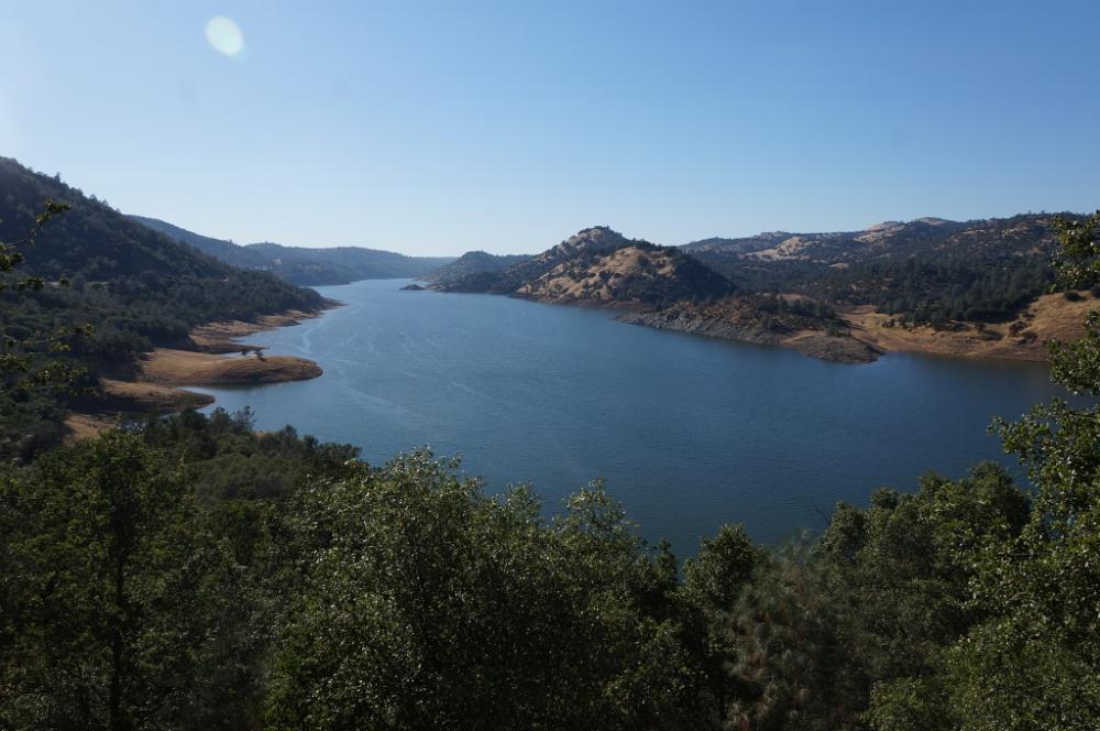 Aussichtspunkt am Don Pedro Reservoir